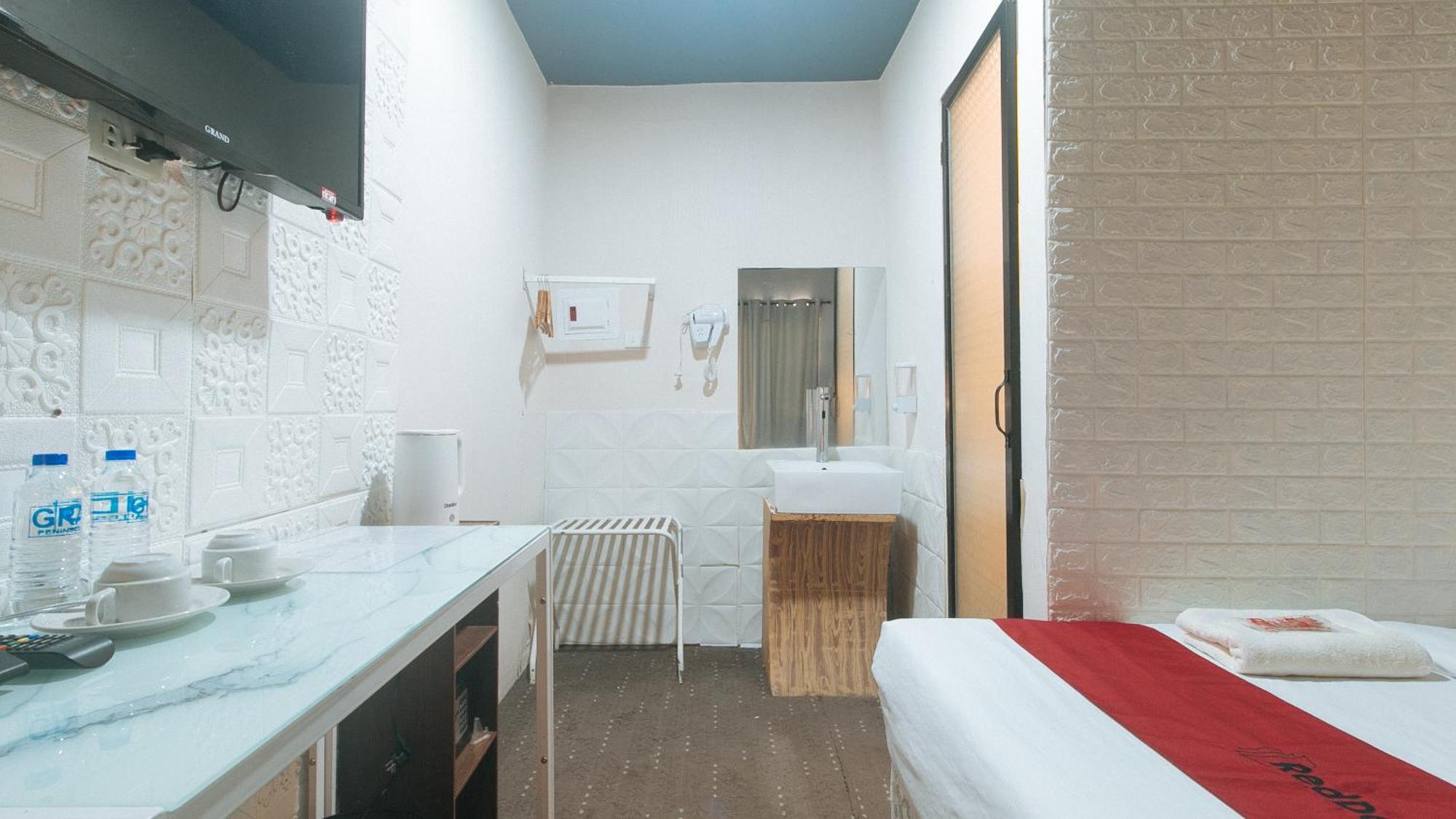 Reddoorz Premium At The Grand Peninsula Suites Balanga Buitenkant foto