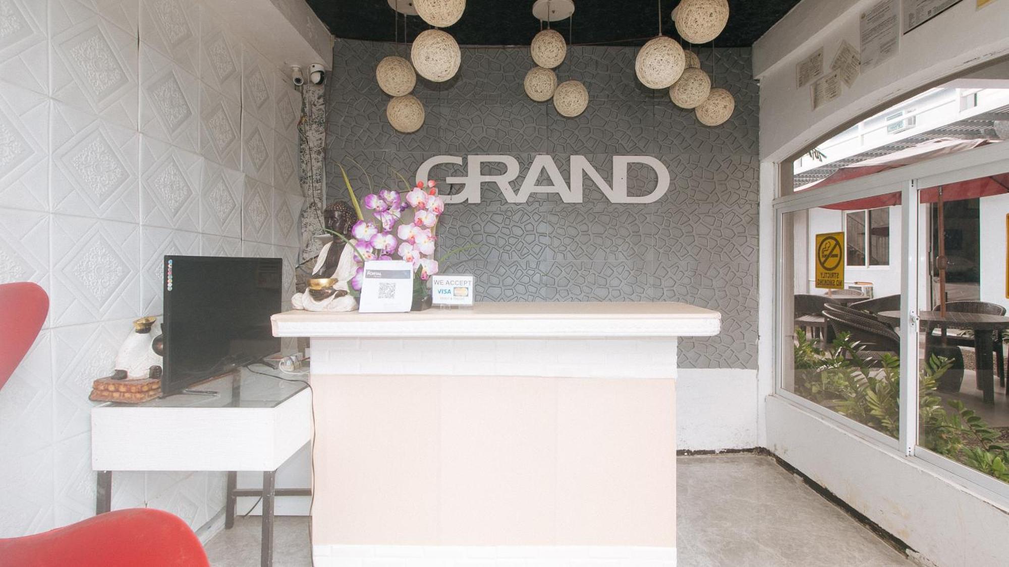 Reddoorz Premium At The Grand Peninsula Suites Balanga Buitenkant foto