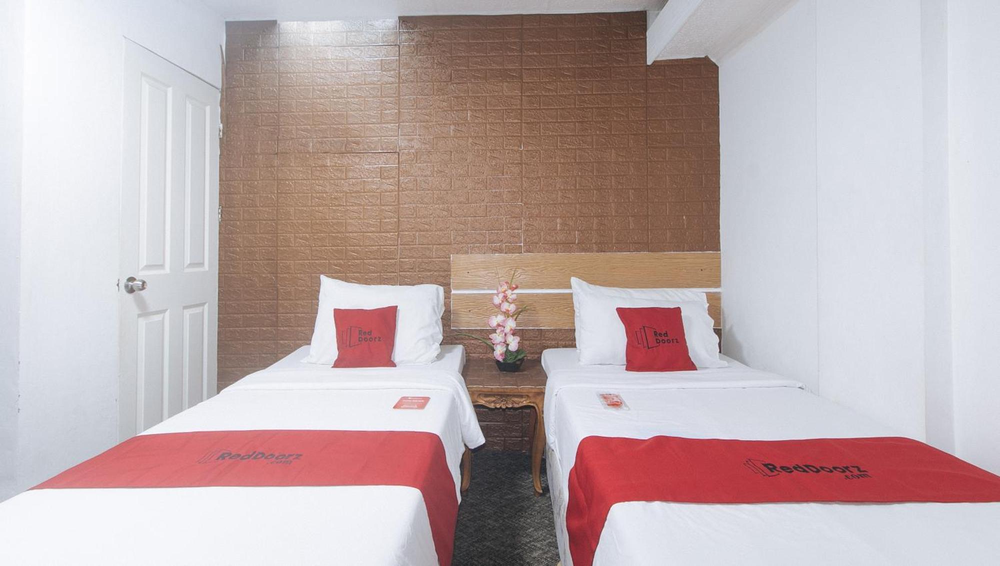 Reddoorz Premium At The Grand Peninsula Suites Balanga Buitenkant foto